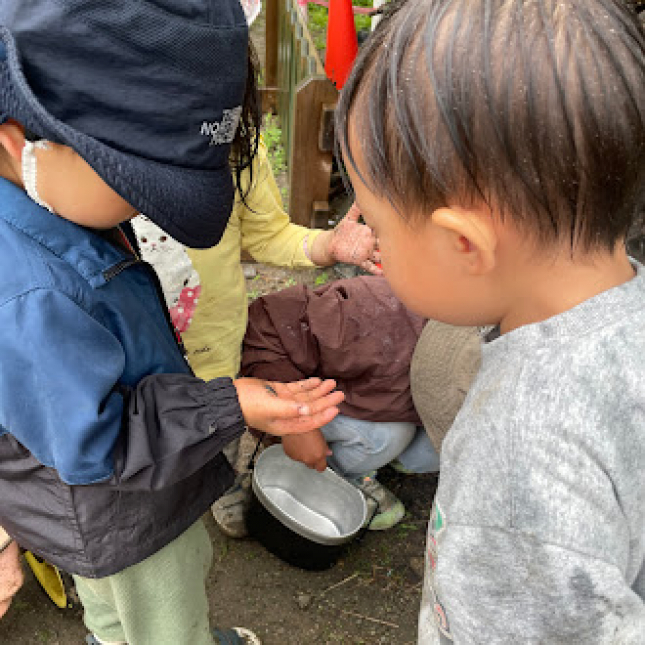 4.23「雨降りのダンゴムシ探し」①