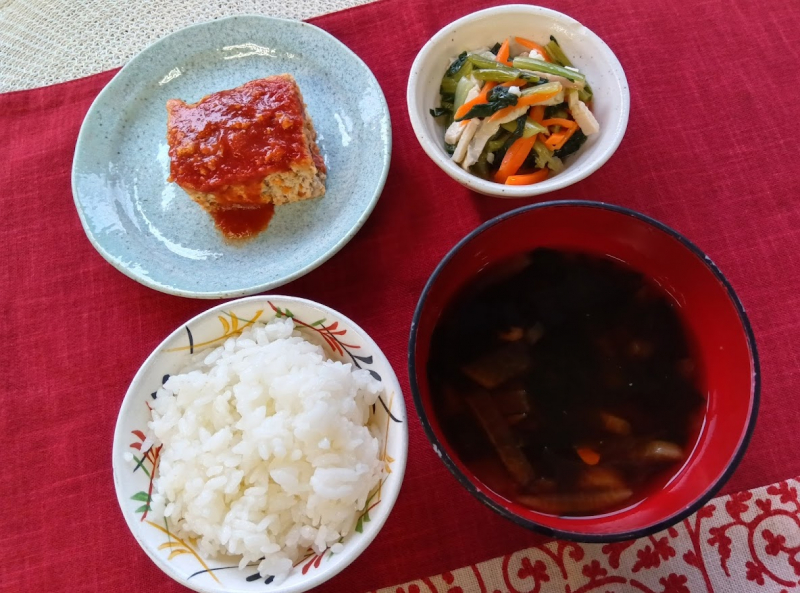 煮込みハンバーグ